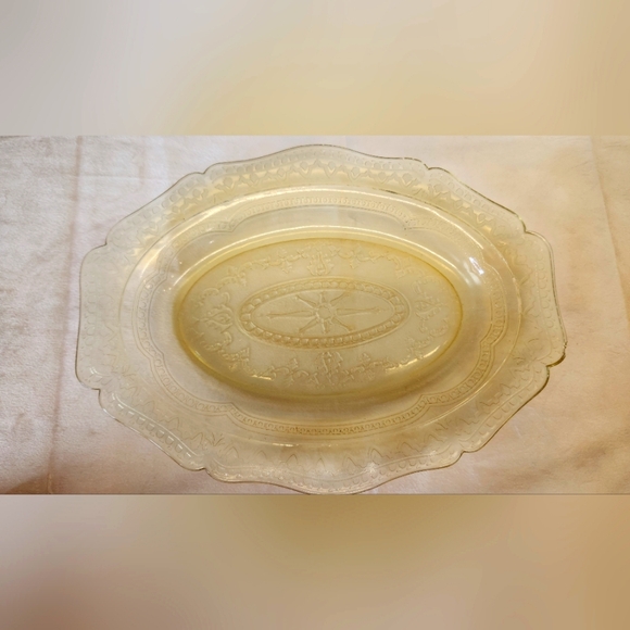 Federal Glass Patrician Spoke Dishes Yellow Amber 11" Dinner Plates. And Plater - Picture 2 of 4